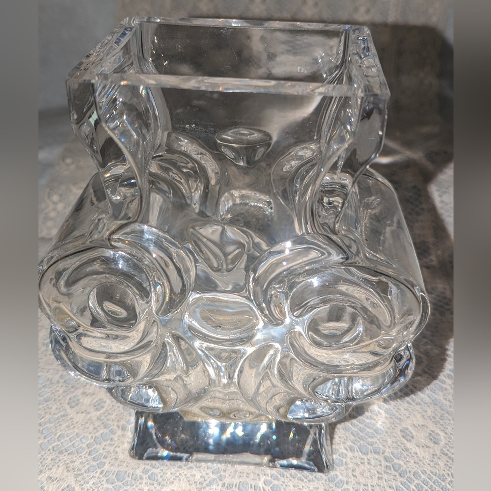 Royal Krona Lars Hellsten crystal vase.